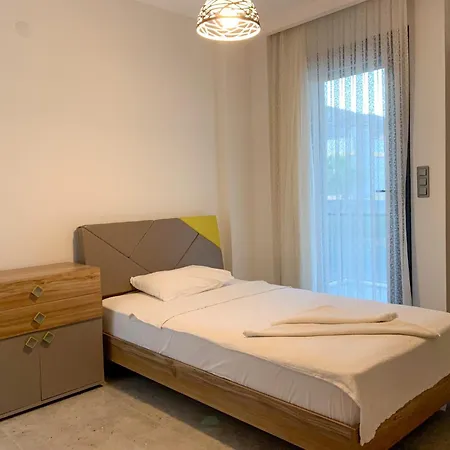 Oezel Havuzlu Luex Villa