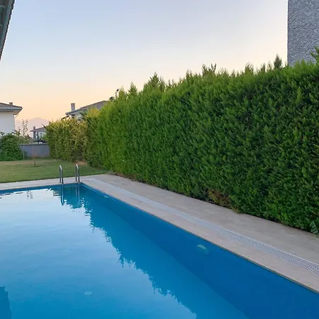 Oezel Havuzlu Luex Kusadasi
